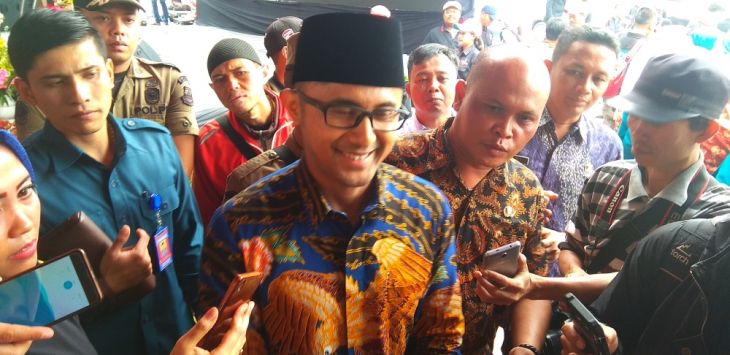 Wakil Bupati Bandung Barat Hengki Kurniawan,memberikan keterangan 