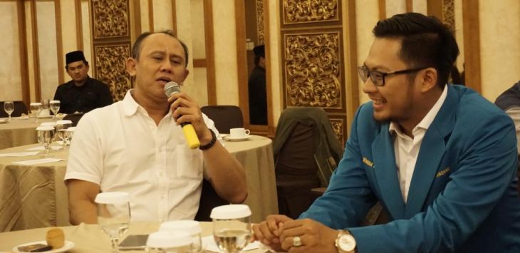 Ketua Komisi D DPRD Kota Bandung, Ahmad Nugraha (kiri) dan Ketua KNPI Kota Bandung, Hendra Guntara  (kanan)