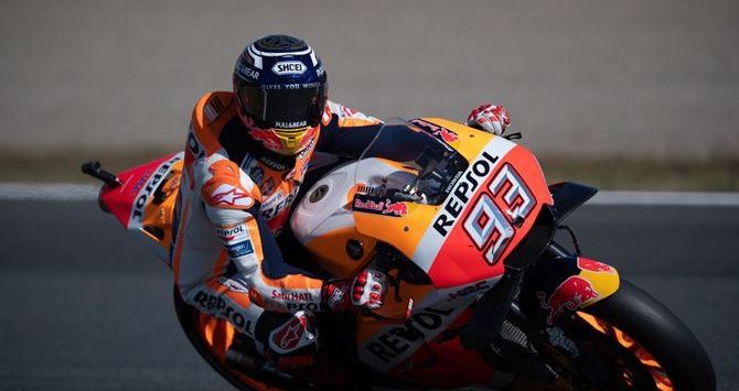 Marc Marquez memastikan gelar juara dunia MotoGP 2018 di Jepang, Minggu (21/10) siang WIB (MARTIN BUREAU / AFP)