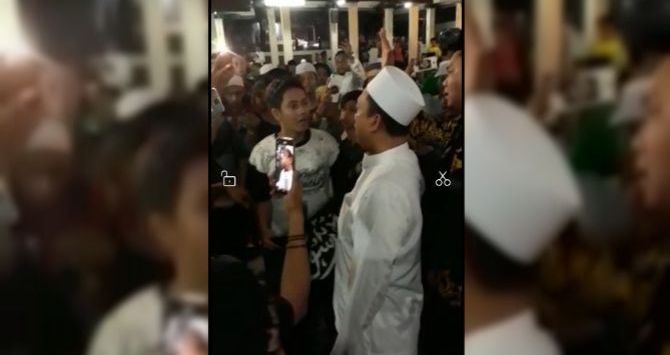 Captured video Nusron Wahid diduga menjadi korban persekusi di Masjid Luar Batang. (istimewa)
