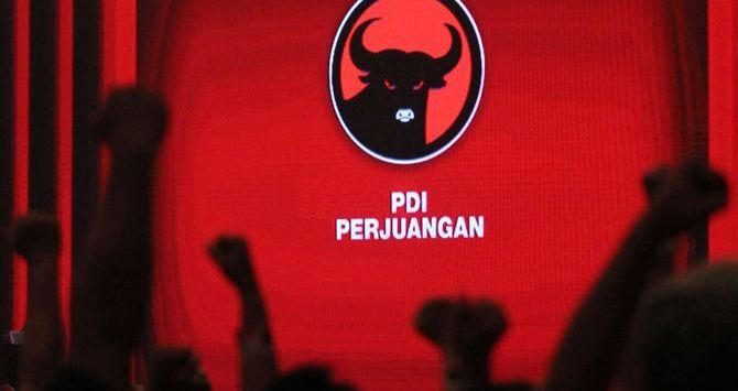 PDIP pecat kadernya yang terlibat korupsi. Terbaru Bupati Cirebon Sunjaya Purwadisastra yang ditangkap KPK.