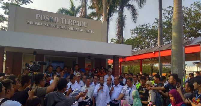 Menteri Perhubungan Budi Karya Sumadi dan stake holder melakukan konferensi pers di Bandara Soekarno Hatta.