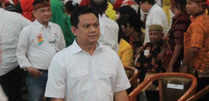 FOKUS: Sekretaris TKD Jokowi-Ma’ruf Amin Jawa Barat, Abdy Yuhana saat berada di Kosolidasi   Pemenangan Presiden dan Wakil Presiden 2019 terlihat nampak fokus. (foto : NIDA KHAIRIYYAH/POJOK BANDUNG) 