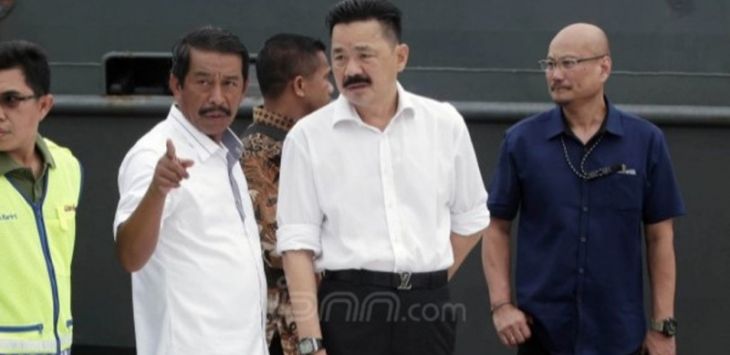 Pendiri Lion Air Rusdi Kirana meninjau korban