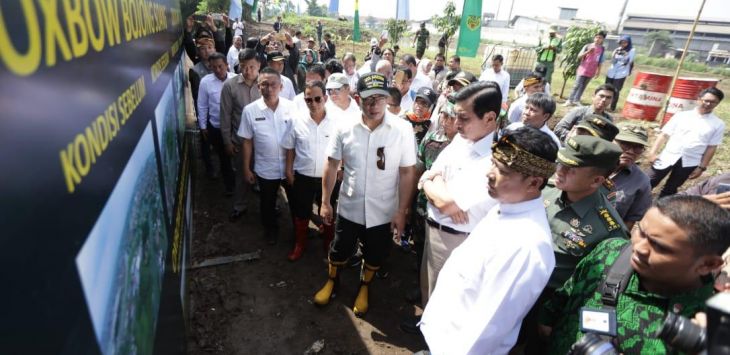 Bupati Bandung H. Dadang M Naser, Gubernur Jawa Barat (Jabar) Ridwan Kamil dan Menteri Koordinator Bidang Kemaritiman (Menko Maritim) RI Luhut Binsar Panjaitan memantau keberlanjutan Program Citarum Harum, melalui Rapat Koordinasi (Rakor) bersama Satuan Tugas (Satgas) Citarum Harum. (IST)