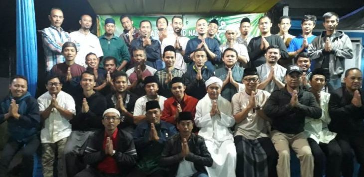 Warga Perumahan Green Sukamanah Residence (GSR) foto bersama usai menggelar Peringatan Maulid Nabi Muhammad S.A.W 1440 H, Sabtu malam (8/12).Foto:Istimewa