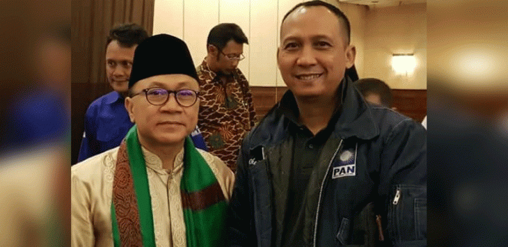 Oke D Junjunan berfoto bersama Ketua Umum Partai Amanat Nasional (PAN) Zulkifli Hasan 