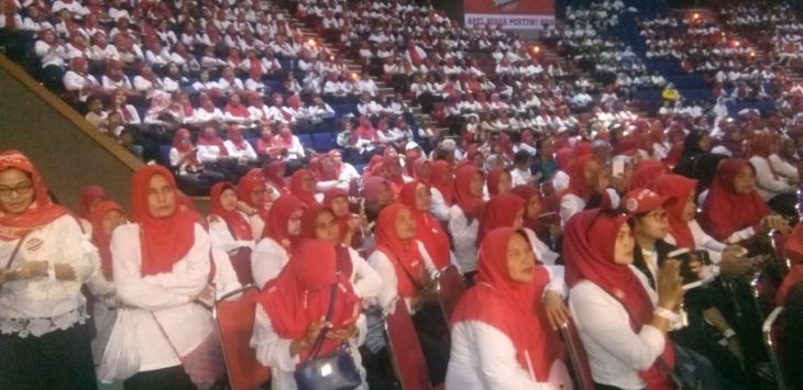 Apel siaga tersebut sekitar 5.000 anggota Pertiwi Jabar dan perwakilan anggota Pertiwi dari berbagai daerah di Indonesia.