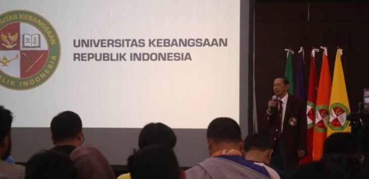 Rektor UKRI, Boyke Setiawan memberikan sambutan saat jumpa pers hasil penelitian akhir perhitungan surat suara Form C1 Plano yang digelar Lapitek UKRI di Aula Soemitro Djojohadikoesoemo, UNRI, Jalan Terusan Halimun, Kota Bandung, Kamis (25/4/2019). Foto:Asep Rahmat/pojokbandung