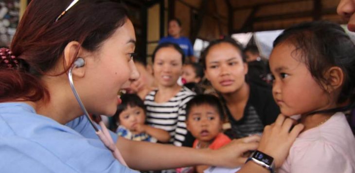 Tim Dokter Keliling (Dokling) Relawan Prabowo-Sandi memeriksa kesehatan warga di titik terdalam kawasan Sukabumi Jawa Barat, Mingggu (31/3/2019). Foto:Istimewa