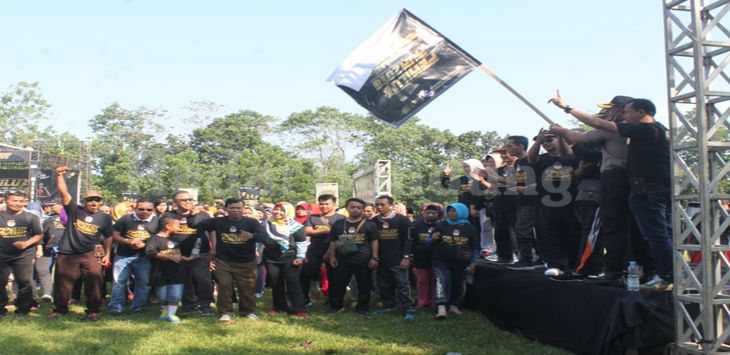 RUN 5 K : Jelang Pemilu 17 April 2019 mendatang, KPU Kab Subang menggelar kegiatan Pemilu Run 5 K 2019, di Lapang Pelabuan, Kelurahan Sukmelang, Subang, Minggu  (7/4/2019)(foto: M.ANWAR/RADAR BANDUNG)
