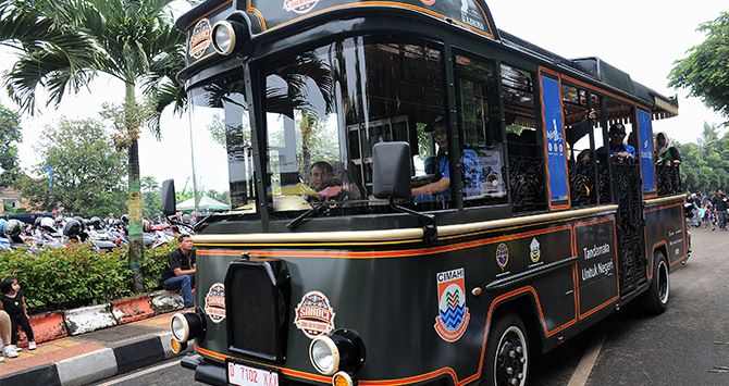 TRANSPORTASI WISATA : Bus Sakoci Kota Cimahi. IST