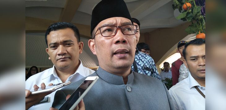 WAWANCARA: Gubernur Jawa Barat, Ridwan Kamil saat diwawancara sejumlah awak media. 
(foto: IST)