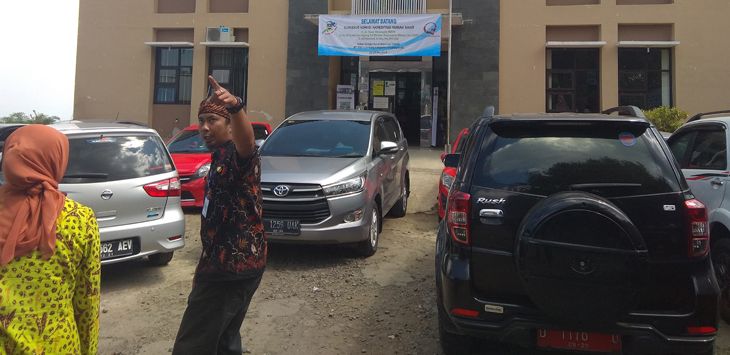 RSUD : Suasana di RSUD Lembang, KBB, Rabu (14/8/2019). Pemda KBB menunggu ikrah pengadilan untuk menindaklanjuti kasus korupsi yang diduga dilakukan eks Dirut RSUD Lembang, dr Onni Habie dan Bendahara Meta Susanti terhadap dana BPJS Kesehatan Rp 7,7 miliar.
(foto: MOCH.HABIBI/RADAR BANDUNG)