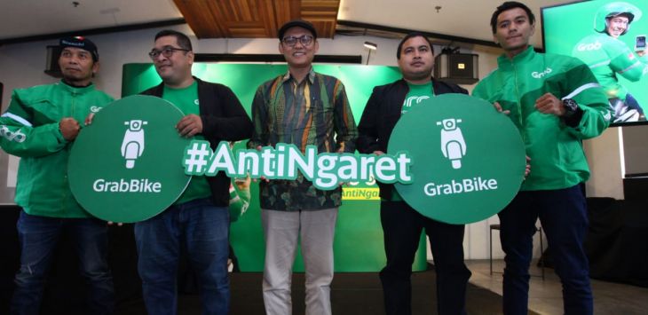 Grab menawarkan lima kemudahan dari GrabBike agar pelanggan dapat lebih memaksimalkan waktu mereka, dan mendapatkan armada GrabBike lebih cepat bersama dengan Hery Yulianto, Senior Manager Area Marketing, Grab Indonesia, Bayu A. Yulianto, Sosiolog dan Peneliti Independen, Yose Tireza Arizal, Head of Area, West Java, Grab Indonesia serta Mitra Pengemudi GrabBike sebagai bentuk dukungan penuh kepada para pejuang #AntiNgaret di Bandung.   