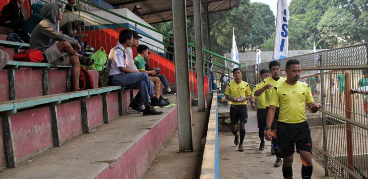 INFRASTRUKTUR : Kondisi bangunan tribun VIP Stadion Sangkuriang.
( Foto : TAOFIK ACHMAD HIDAYAT/RADAR BANDUNG )