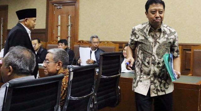 Mantan Ketua Umum Partai Persatuan Pembangunan (PPP) Romahurmuziy alias Rommy akan menjalani sidang perdana kasusnya.	