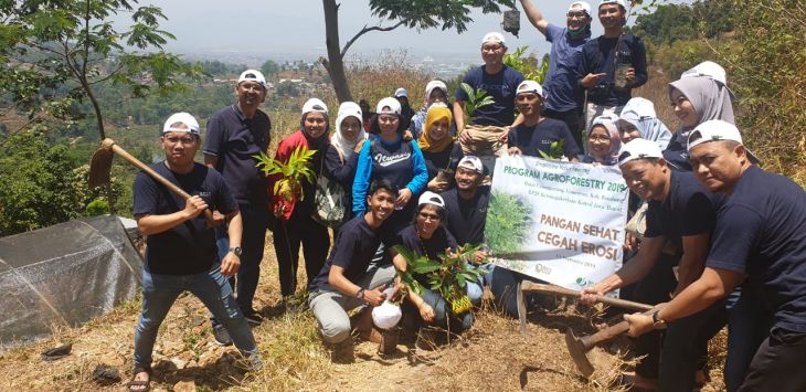 Program Employer Volunteering Ajak Petani Bandung Uatra Terapkan Sistem Agroforestry