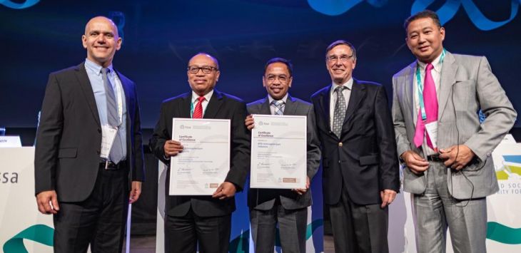 PENGHARGAAN: BPJS Ketenagakerjaan raih penghargaan ISSA Certificate of Excellence in Social Security Administration for Information Communication Technology (ICT) dan ISSA Certificate of Excellence in Social Security Administration for Return to Work (RTW) program.
 