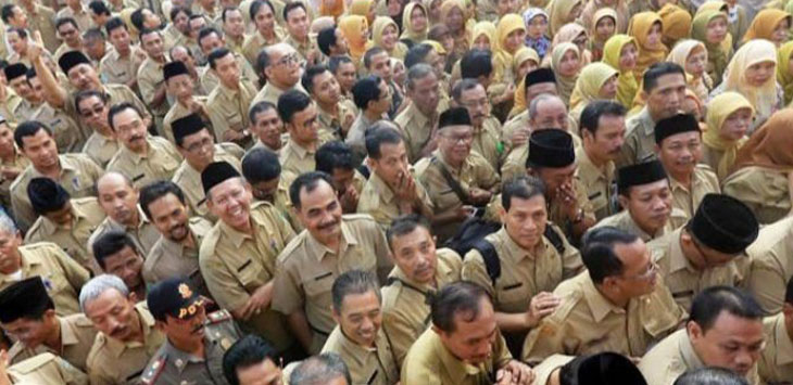 ILUSTRASI : Pemerintah Kabupaten Bandung akan mengakomodir guru honorer untuk menjadi Pegawai Pemerintah dengan Perjanjian Kerja (P3K). (dok. Jawa Pos)