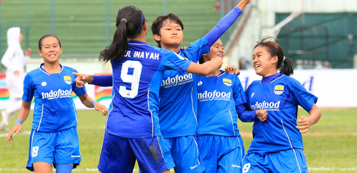 FINAL: Tim Persib Putri merayakan kemenangan atas Arema Putri di Stadion Siliwangi, beberapa waktu lalu. 
(Ferry Prakosa/Radar Bandung)