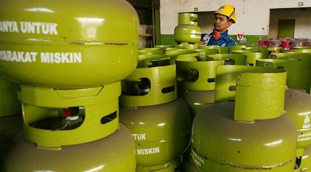 :Masyarakat diminta untuk tidak panik dengan rencana pemerintah yang mencabut subsidi untuk gas 3 Kg. 