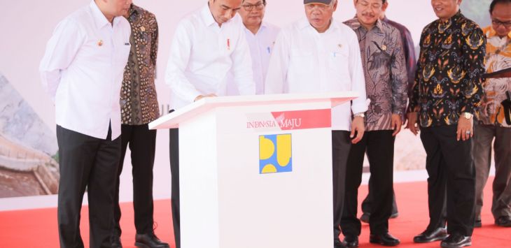 Presiden Republik Indonesia (RI) Joko Widodo meninjau dan meresmikan Terowongan Nanjung di Curug Jompong Kecamatan Margaasih, Rabu (29/1/2020). 