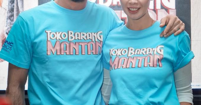 Reza Rahadian dan Marsha Timothy menjadi pemeran utama dalam film ‘Toko Barang Mantan’. (istimewa)