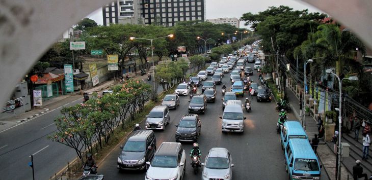 Sejumlah kendaraan terjebak macet, Minggu (6/9/2020). 
Pemkot Bandung berencana memindahkan Pasar Kordon lantaran dinilai menjadi penyebab kemacetan di sekitar Jalan Buahbatu. 