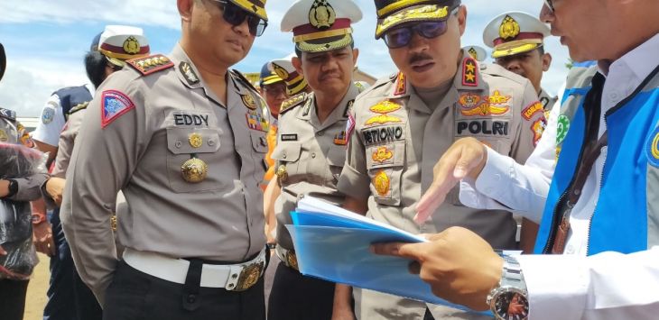 Kepala Korlantas Polri, Irjen Pol Istiono saat memantau di tol Cipularang KM 118+600, Rabu (19/2/2020).