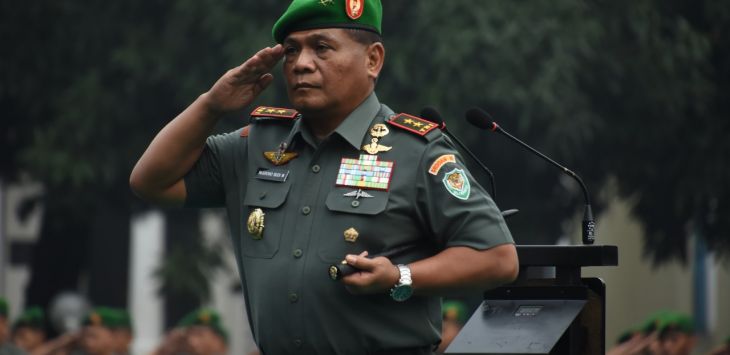 Pangdam III/Siliwangi Mayjen TNI Nugroho Budi Wiryanto, S.I.P., M.M., Q.I.A., saat menjadi Irup pada upacara bendera 17-an bertempat di Lapangan Makodam III/Siliwangi Jalan Aceh No. 69 Kota Bandung, Senin ( 17/2/2020).