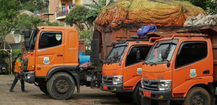 pengangkut sampah milik Pemkot Cimahi.