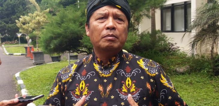 Bupati Bandung, Dadang M Naser, saat wawancara di Komplek Pemerintah Daerah Kabupaten Bandung, Kamis (19/3/2020). (Fikriya Zulfah/Radar Bandung)