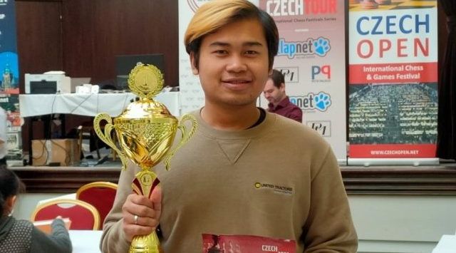 Novendra Priasmoro resmi menjadi pecatur Indonesia kedelapan yang meraih gelar grandmaster. Dia menjadi juara Liberec Open 2020.