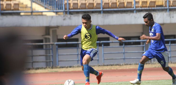 Enam pemain tidak diboyong ke Malang saat menghadapi laga penting melawan Arema. Beberapa nama besar seperti Zulham Zamrun dan Gian Zola dipastikan absen.