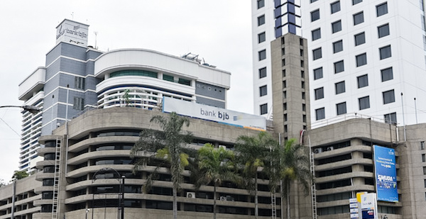 EKSPANSI : Suasana Kantor Pusat bank bjb di Jalan Naripan, Kota Bandung, Senin (15/6/2020).Terus tumbuh di Tengah Pandemi, bank bjb telah menyiapkan strategi ekspansi untuk digunakan dalam berbagai situasi.