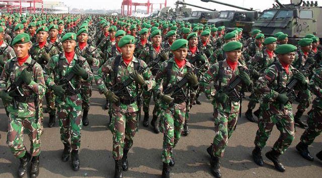 ILUSTRASI: Pusdik Secapa TNI-AD di Bandung diisolasi setelah menjadi klaster baru kasus positf Covid-19. (MIFTAHULHAYAT/JAWA POS)
