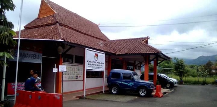 Suasana Kantor Komisi Pemilihan Umum (KPU) Kabupaten Bandung 