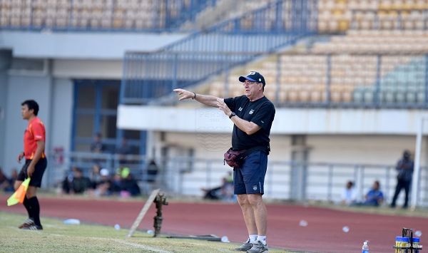 Persib Perpanjang Kontrak Robert Alberts Selama 3 Tahun ke depan