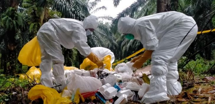 ILUSTRASI: Sejumlah limbah Alat Pelindung Diri (APD) dibuang di dua Kecamatan Tenjo dan Cigudeg, belum lama ini.(foto : IST)