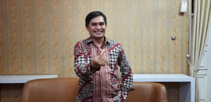 KETERANGAN : Wakil Bupati Bandung periode 2016-2021, Gun Gun Gunawan usai memberikan keterangan pers. (foto: Fikriya Zulfah/Radar Bandung)