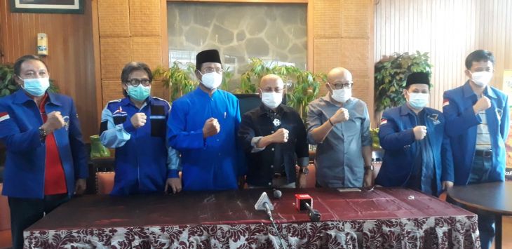 KONFERENSI PERS: Sejumlah pendiri dan senior Partai Demokrat saat menggelar konferensi pers di Jakarta Selatan, Selasa (2/2/2021). (foto : ist)