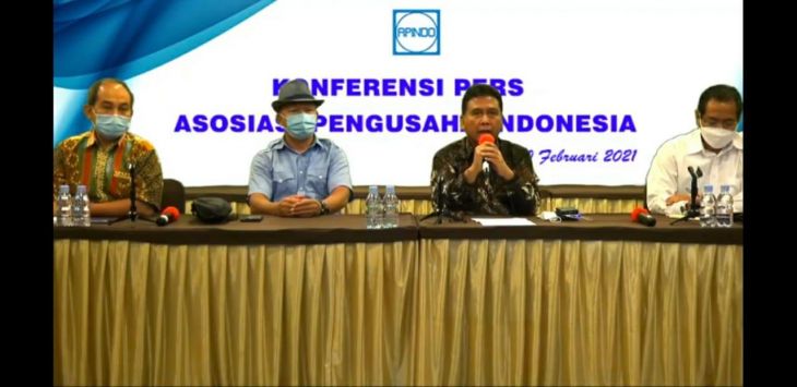 KONFERENSI PERS: Asosiasi Pengusaha Indonesia (APINDO) saat 
konferensi pers soal dugaan kasus korupsi BPJS Ketenagakerjaan di Kantor APINDO, Jakarta, Rabu (10/2)