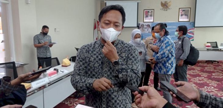 KETERANGAN : Ketua Komisi I DPRD Jabar, Bedi Budiman memberikan keterangan pers tentang peran para ASN agar menjadi instrumen strategis guna menjaga kelestarian dan kelangsungan berdirinya Negara Indonesia. (foto: IST)