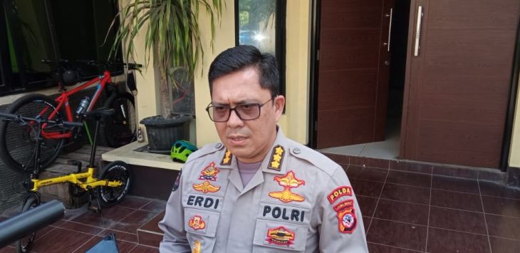 BERI KETERANGAN: Kabid Humas Polda Jabar, Kombes Pol Erdi Chaniago, saat memberikan keterangan kepada wartawan beberapa waktu lalu. (foto: IST)