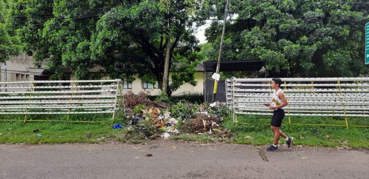 KOSONG : Instalasi program Kawasan Rumah Pangan Lestari (KRPL) terlihat kosong atau tidak ditanami dampak adanya pengurangan bibit. (foto : Fikriya Zulfah/Radar Bandung)