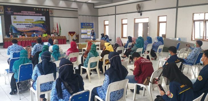 LOKAKARYA : Suasana lokakarya triwulan pertama 2021 Puskesmas Cimanggung. (foto: TOHA/RADAR SUMEDANG)