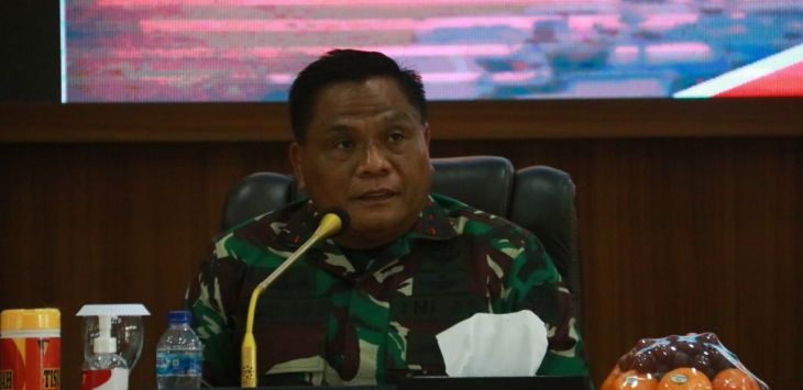RAKOR : Pangdam III/Siliwangi Mayjen TNI Nugroho Budi Wiryanto menggelar Rapat Koordinasi Komite Kebijakan Penanganan Covid-19 dilaksanakan di Mapolda Jabar, Senin (15/3/2021) (foto: PENDAM III/SLW)