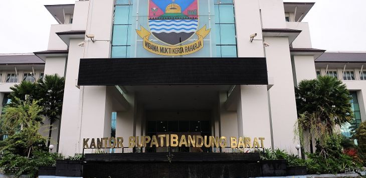 ILUSTRASI: Suasana area depan Kantor Pemerintahan Kabupaten Bandung Barat. (FOTO: TAOFIK ACHMAD HIDAYAT/RADAR BANDUNG)