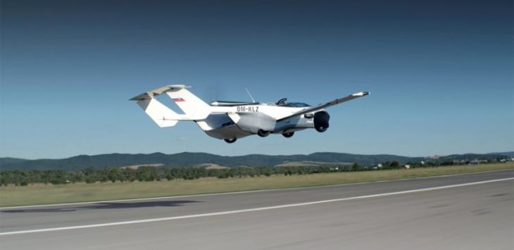 AirCar dalam satu sesi uji terbang dan mendarat (KleinVision)